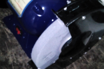 เครื่องเจียร์แกนคู่ CLINTON  ขนาดมอเตอร์ 350 W. ให้พร้อมหินเจียร์ 8 นิ้ว 2ก้อนของใหม่พร้อมใช้งาน