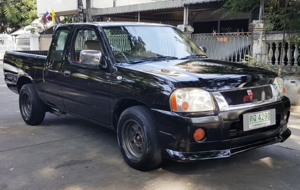 NISSAN FRONTIER 2.7 KING CAB สีดำ ปี2005 เกียร์ธรรมดา