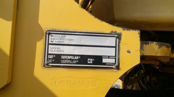 ขายรถตักล้อยาง CAT-950-Fสภาพสวยต่อแขนแล้วภายในเก๋งสวยเหลือเก็บบอดี้แผงข้างตัวรถ