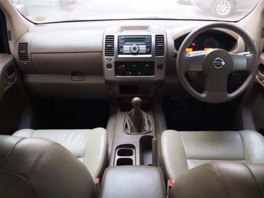 NaVaRa 4ประตู top. เกียร์ธรรมดา สีบรอนซ์เงิน ปี2008. สวยกริ๊ป