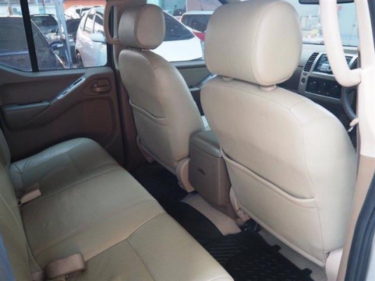 NaVaRa 4ประตู top. เกียร์ธรรมดา สีบรอนซ์เงิน ปี2008. สวยกริ๊ป