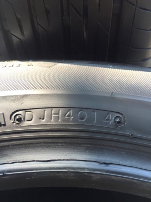 ขายยาง BRIDGESTONE TURANZA GR-100 215-55-17 ปี14 ยางสวยจัด ใช้งานยาวๆ ไม่มีปะ คู่ละ 2,900 บาท