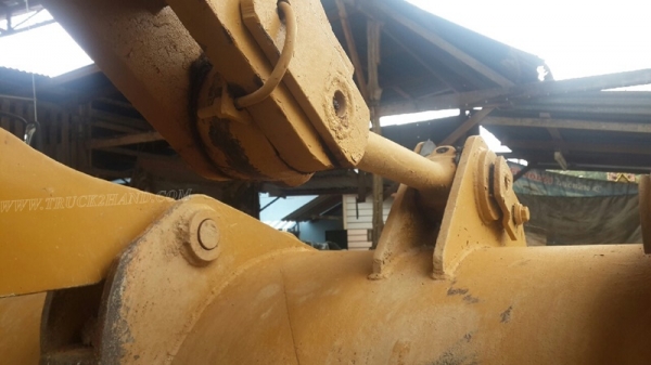 รถตัก CAT รุ่น 910E ขับเคลื่อน 2 เพลา 75 แรงม้า ปีจดทะเบียน 2534