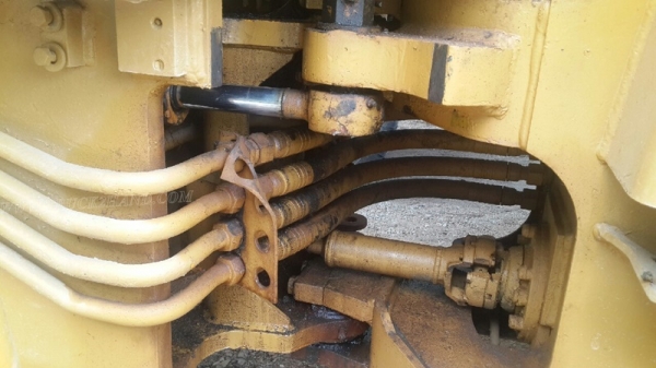 รถตัก CAT รุ่น 910E ขับเคลื่อน 2 เพลา 75 แรงม้า ปีจดทะเบียน 2534