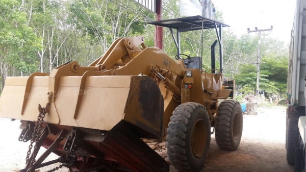 รถตัก CAT รุ่น 910E ขับเคลื่อน 2 เพลา 75 แรงม้า ปีจดทะเบียน 2534