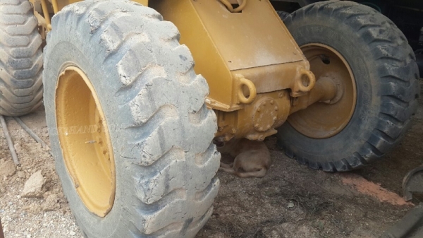 รถตัก CAT รุ่น 910E ขับเคลื่อน 2 เพลา 75 แรงม้า ปีจดทะเบียน 2534