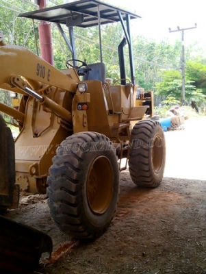 รถตัก CAT รุ่น 910E ขับเคลื่อน 2 เพลา 75 แรงม้า ปีจดทะเบียน 2534