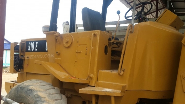 รถตัก CAT รุ่น 910E ขับเคลื่อน 2 เพลา 75 แรงม้า ปีจดทะเบียน 2534