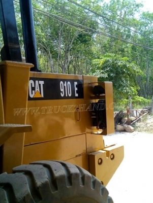 รถตัก CAT รุ่น 910E ขับเคลื่อน 2 เพลา 75 แรงม้า ปีจดทะเบียน 2534
