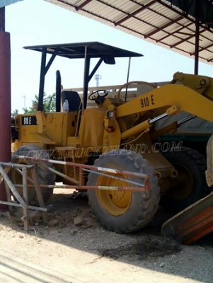 รถตัก CAT รุ่น 910E ขับเคลื่อน 2 เพลา 75 แรงม้า ปีจดทะเบียน 2534