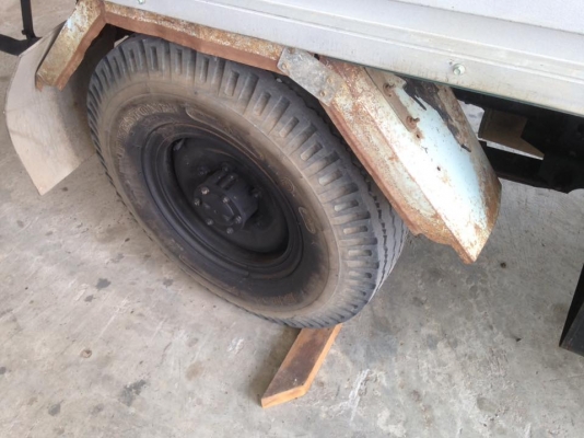 ขายด่วน 4 ล้อ กลาง 88 ปี 40 ตู้แห้ง  เครื่องดี คัสซีสวย หัวเดิมบาง อุปกรณ์คอนโซนภายในครบ ห้วเดิม เสาเดิม  ยางเต็ม 4 เส้น เอกสารพร้อมโอน  ภาษีเต็ม 59  ขายแบบด่วนๆ ราคาตัด 193000 สนใจ 0930693225