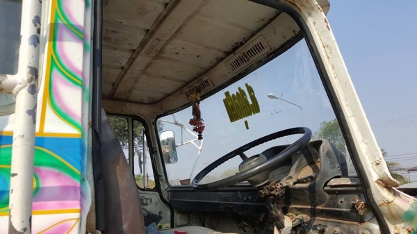 ขาย10ล้อ1เพลาhino KT หางลาก200 มีบันไดรถเกี่ยวข้าว แชชซีสวยเครื่องดี เอกสารเล่มทะเบียนครบ ขาย10ล้อ1เพลาhino KT หางลาก200 มีบันไดรถเกี่ยวข้าว แชชซีสวยเครื่องดี เอกสารเล่มทะเบียนครบ