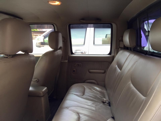 Nissan Frontier 3.0TL 4ประตู MT สีทอง ปี 2004