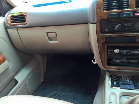 Nissan Frontier 3.0TL 4ประตู MT สีทอง ปี 2004 Nissan Frontier 3.0TL 4ประตู MT สีทอง ปี 2004