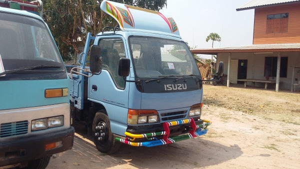 ขาย6ล้อ lsuzu 110 nkr รถห้างแท้ ยาว4.3 เมตร สภาพนางฟ้าพร้อมใช้งาน