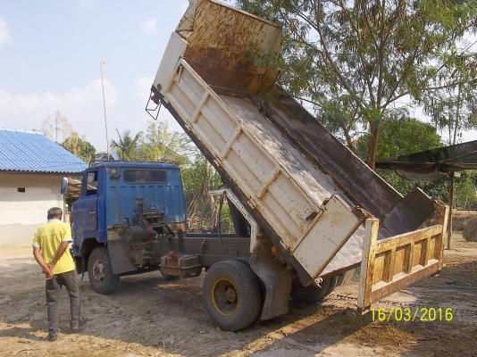 ขาย   230000 บาท 6ล้อดั้ม HINO KM310   Fหลัง มี สโลว์กลาง  ทะเบียนพร้อมโอน