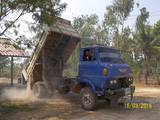 ขาย   230000 บาท 6ล้อดั้ม HINO KM310   Fหลัง มี สโลว์กลาง  ทะเบียนพร้อมโอน