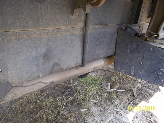 ขาย   230000 บาท 6ล้อดั้ม HINO KM310   Fหลัง มี สโลว์กลาง  ทะเบียนพร้อมโอน