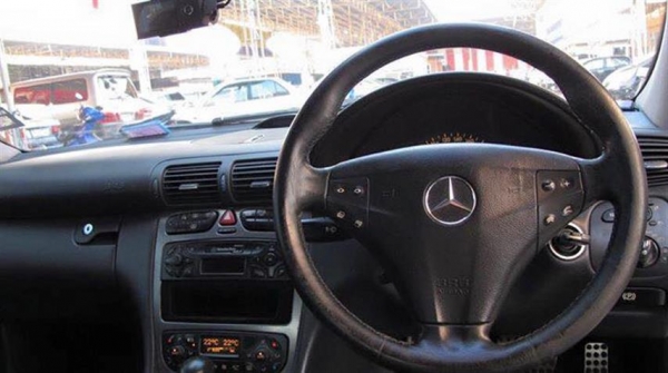 BENZ C200 KOMPRESSOR AMG PACKAGE ปี 2004 เกียร์ออโต้ BENZ C200 KOMPRESSOR AMG PACKAGE ปี 2004 เกียร์ออโต้