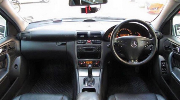 BENZ C200 KOMPRESSOR AMG PACKAGE ปี 2004 เกียร์ออโต้ BENZ C200 KOMPRESSOR AMG PACKAGE ปี 2004 เกียร์ออโต้