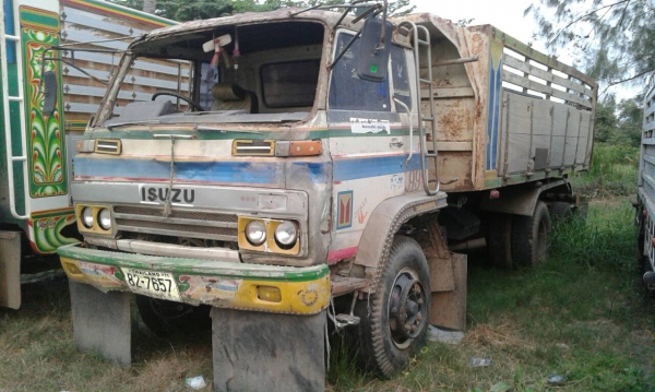 ขาย  ดั้มอีซูสุจั้มโบ้ 200   2 เพลาดั้ม มีสโลว์กลาง ทะเบียนพร้อมโอน