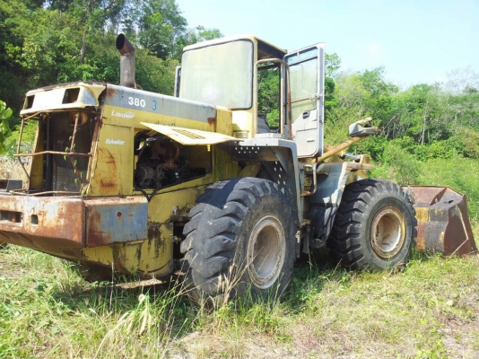 รถตัก KOMATSU  WA - 380 - 3.    สนใจติดต่อ  081 - 6079515