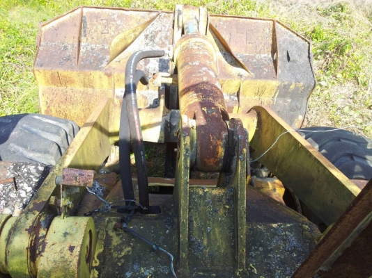 รถตัก KOMATSU  WA - 380 - 3.    สนใจติดต่อ  081 - 6079515