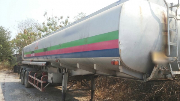 ขาย หางถังน้ำมัน  3 เพลา แท้. ปี 50.  ( 40,000 ลิตร. )    ติดต่อ  081 - 6079515