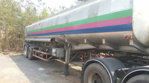 ขาย หางถังน้ำมัน  3 เพลา แท้. ปี 50.  ( 40,000 ลิตร. )    ติดต่อ  081 - 6079515
