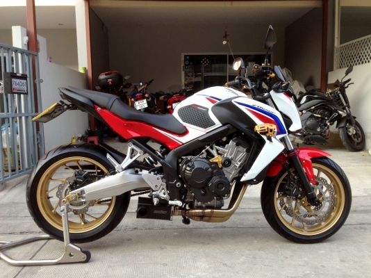 ((ดาวน์44000))ขาย CB650f ปี2014 TRI-Color ท่อFull วิ่ง8xxx km ราคา244000 บาท