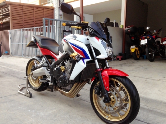 ((ดาวน์44000))ขาย CB650f ปี2014 TRI-Color ท่อFull วิ่ง8xxx km ราคา244000 บาท ((ดาวน์44000))ขาย CB650f ปี2014 TRI-Color ท่อFull วิ่ง8xxx km ราคา244000 บาท