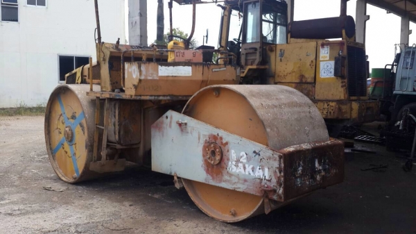 ขออนุญาติขายรด บด R2 สามล้อเหล็กพร้อมใช้ งาน เอก สารเล่ม ราคา 560000 สนใจติดต่อ  ช่างดำ  0853224877-0988930465