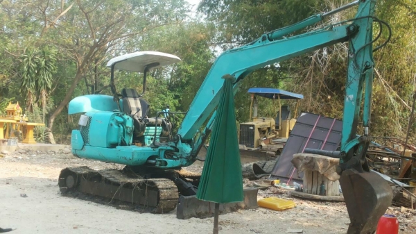 ขออนุญาติขาย pc40-7พร้อมใช้งาน ราคา  360000  สนใจติดต่อ  ช่างดำ  0853224877-0988930465