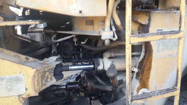 ขออนุญาติขายรถตัก 936 พร้อม  ใช้งานเอกสารเล่มเก๋งแอร์ ราคา 950000 สนใจติดต่อ  ช่างดำ  0853224877-0988930465