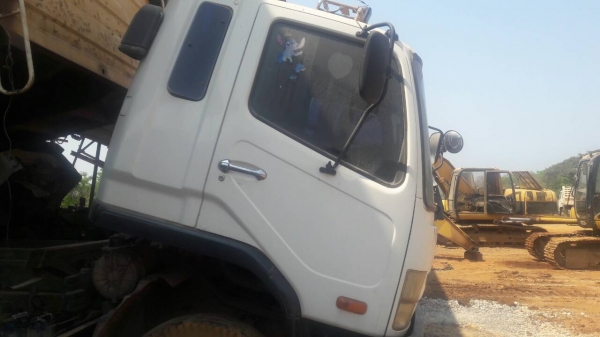 ขออนุญาติขาย สิบล้อ ดั้ม สอง เพลาหลงเธอ โบ627 เอกสาร พร้อมโอนราคา 1150000สนใจติดต่อ  ช่างดำ  0853224877-098893046