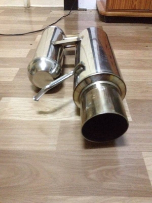 ขายท่อHKSแท้ jasma051 สภาพok ขนาดใส้2.2นิ้ว มีพักแยก ใส่ใด้ทั้งเกียรธรรมดาและเกียรโอโต้ พักกลางยาว13นิ้ว ปลายปากยาว4นิ้ว ปากปลายท่อกว้าง3.6นิ้ว พักแยกยาว12นิ้ว ราคา2300บาท โทร0924462525โส กทม