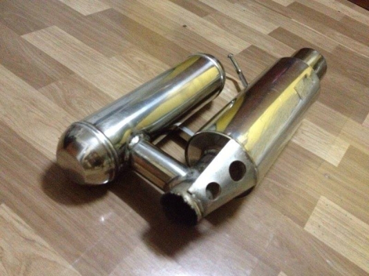 ขายท่อHKSแท้ jasma051 สภาพok ขนาดใส้2.2นิ้ว มีพักแยก ใส่ใด้ทั้งเกียรธรรมดาและเกียรโอโต้ พักกลางยาว13นิ้ว ปลายปากยาว4นิ้ว ปากปลายท่อกว้าง3.6นิ้ว พักแยกยาว12นิ้ว ราคา2300บาท โทร0924462525โส กทม ขายท่อHKSแท้ jasma051 สภาพok ขนาดใส้2.2นิ้ว มีพักแยก ใส่ใด้ทั้งเกียรธรรมดาและเกียรโอโต้ พักกลางยาว13นิ้ว ปลายปากยาว4นิ้ว ปากปลายท่อกว้าง3.6นิ้ว พักแยกยาว12นิ้ว ราคา2300บาท โทร0924462525โส กทม