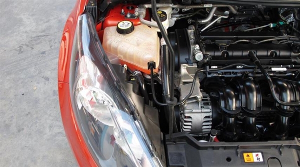 ForD FiesTa 1.6S รุ่นท็อป สีแดง ปี2011 ForD FiesTa 1.6S รุ่นท็อป สีแดง ปี2011