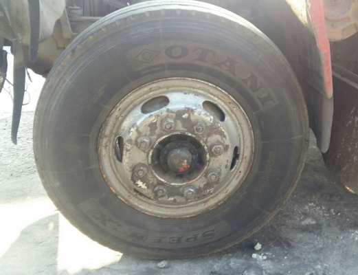 สิบล้อ อีซูซุ แคชชีหัวยาว วางหัวร็อค 195เพาเดียว ยางเรเดี้ยล พื้นเรียบยาว 6.50ม สภาพดีสวยพร้อมใช้ เล่มทะเบียน เอกสารชุดโอนพร้อม ราคา355,000บ ต่อรองได้