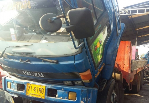 สิบล้อ อีซูซุ แคชชีหัวยาว วางหัวร็อค 195เพาเดียว ยางเรเดี้ยล พื้นเรียบยาว 6.50ม สภาพดีสวยพร้อมใช้ เล่มทะเบียน เอกสารชุดโอนพร้อม ราคา355,000บ ต่อรองได้