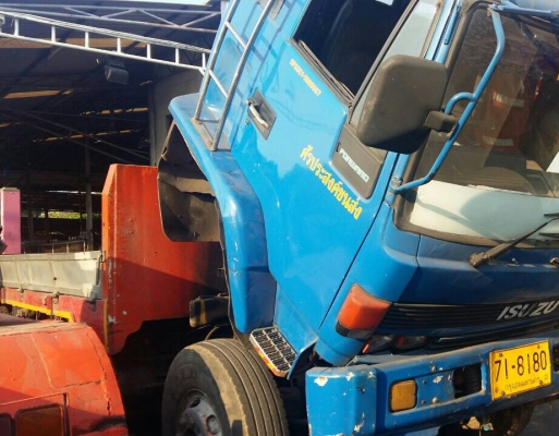 สิบล้อ อีซูซุ แคชชีหัวยาว วางหัวร็อค 195เพาเดียว ยางเรเดี้ยล พื้นเรียบยาว 6.50ม สภาพดีสวยพร้อมใช้ เล่มทะเบียน เอกสารชุดโอนพร้อม ราคา355,000บ ต่อรองได้