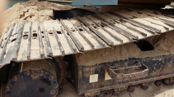 รถขุด Komatsu 160-8 ชั่วโมงงาน9000 รถขุด Komatsu 160-8 ชั่วโมงงาน9000