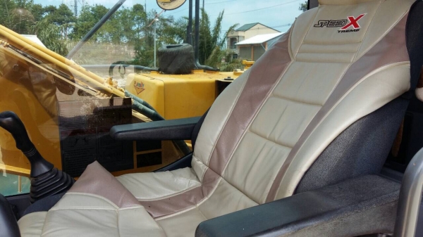 รถขุด Komatsu 160-8 ชั่วโมงงาน9000 รถขุด Komatsu 160-8 ชั่วโมงงาน9000