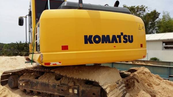 รถขุด Komatsu 160-8 ชั่วโมงงาน9000 รถขุด Komatsu 160-8 ชั่วโมงงาน9000