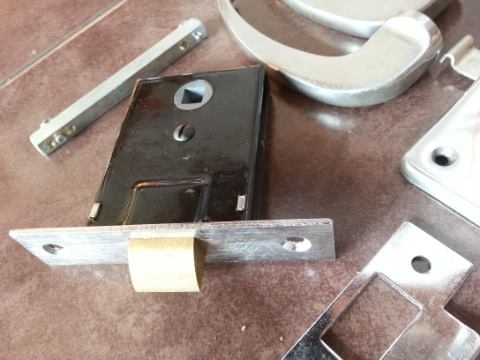 ขายมือจับบิดประตูตราม้างานใหม่เก่าเก็บเขาควาย