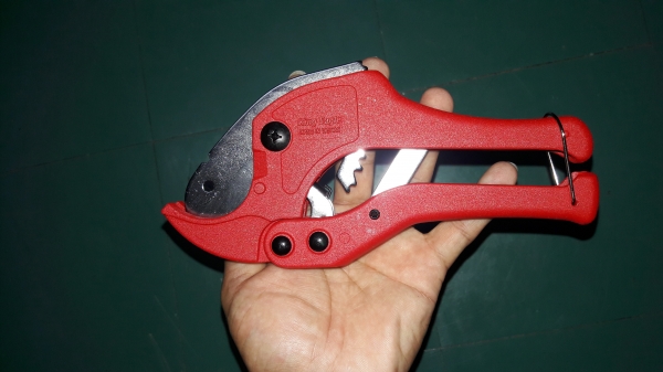 ขายกรรไกรตัดท่อPVC KINGEAGLE Made in Taiwan. งานดีเป็นเหล็กทั้งตัว