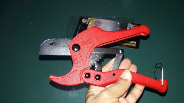 ขายกรรไกรตัดท่อPVC KINGEAGLE Made in Taiwan. งานดีเป็นเหล็กทั้งตัว