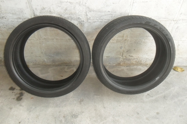ยาง 245/35R20ปี13 สวยๆ 1 คู่ ราคา 2500 บาท