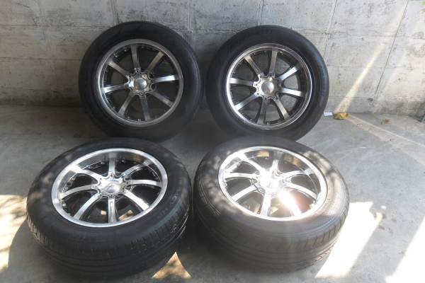 ล้อแม็ก17นิ้ว6รู พร้อมยาง สวยๆ 4 ล้อ ราคา 7900 บาท