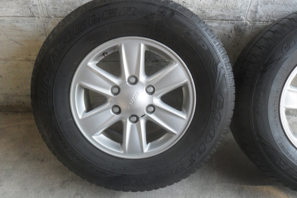 ล้อแม็ก16นิ้ว6รุ อีซูสุ พร้อมยาง สวยๆ 4 ล้อ ราคา 7900 บาท